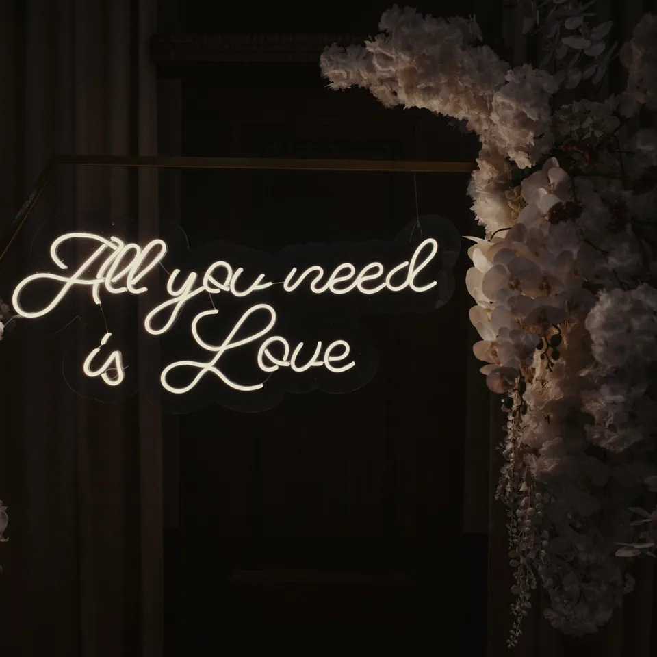 „All you need is love”