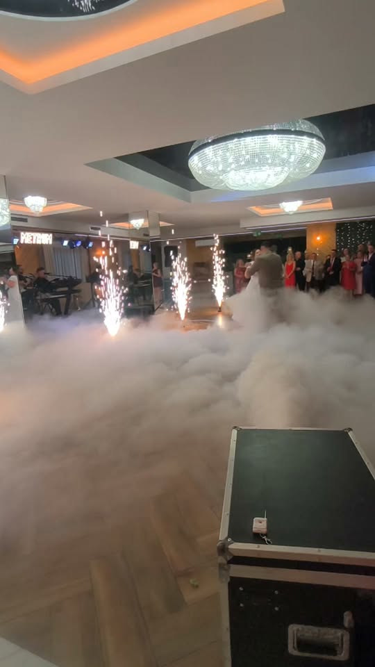 29.08 | Paulina & Michał. Kolejna wyjątkowa realizacja za nami! Tym razem zadbaliśmy o oprawę najważniejszych momentów wesela Pauliny i Michała